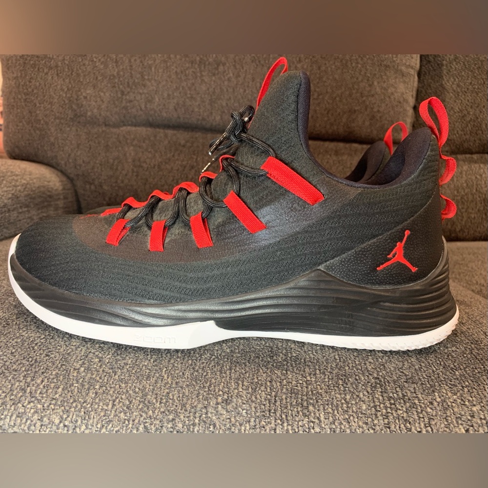 Jordan Black and Red Athletic Shoes - Picture 3 of 8